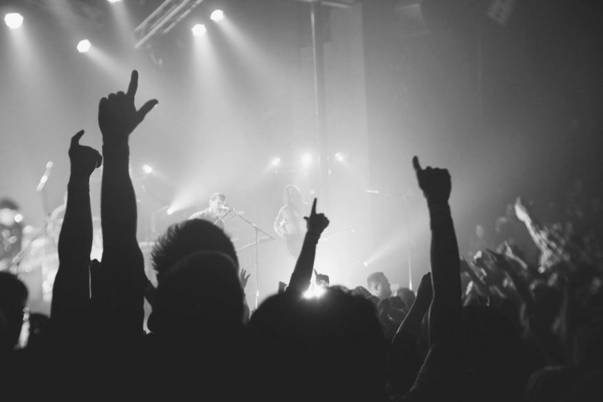 Live performance atmosphere